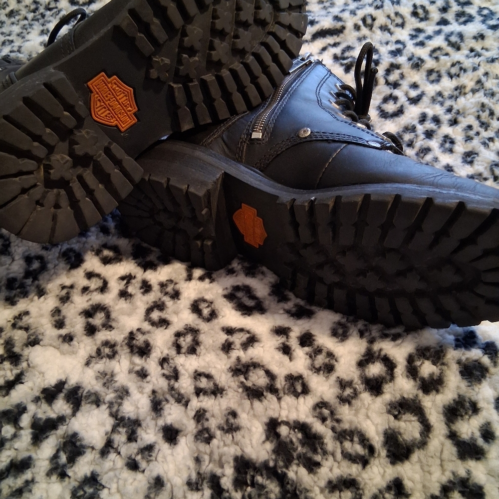 Harley-Davidson Black Leather Lace-Up Ankle Boots with Side Zipper - Picture 4 of 6
